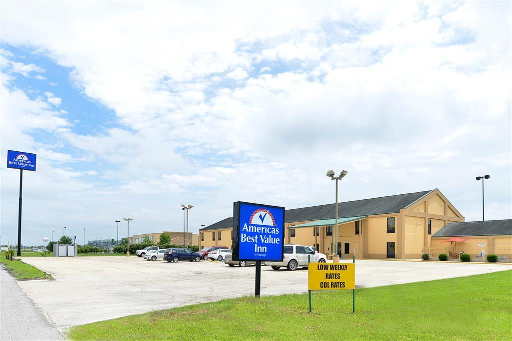 Executive Inn & Suites Breaux Bridge, La Exterior photo